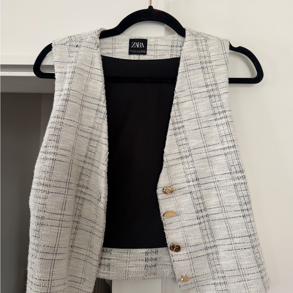 ZARA White Plaid Tweed Vest with Gold Buttons